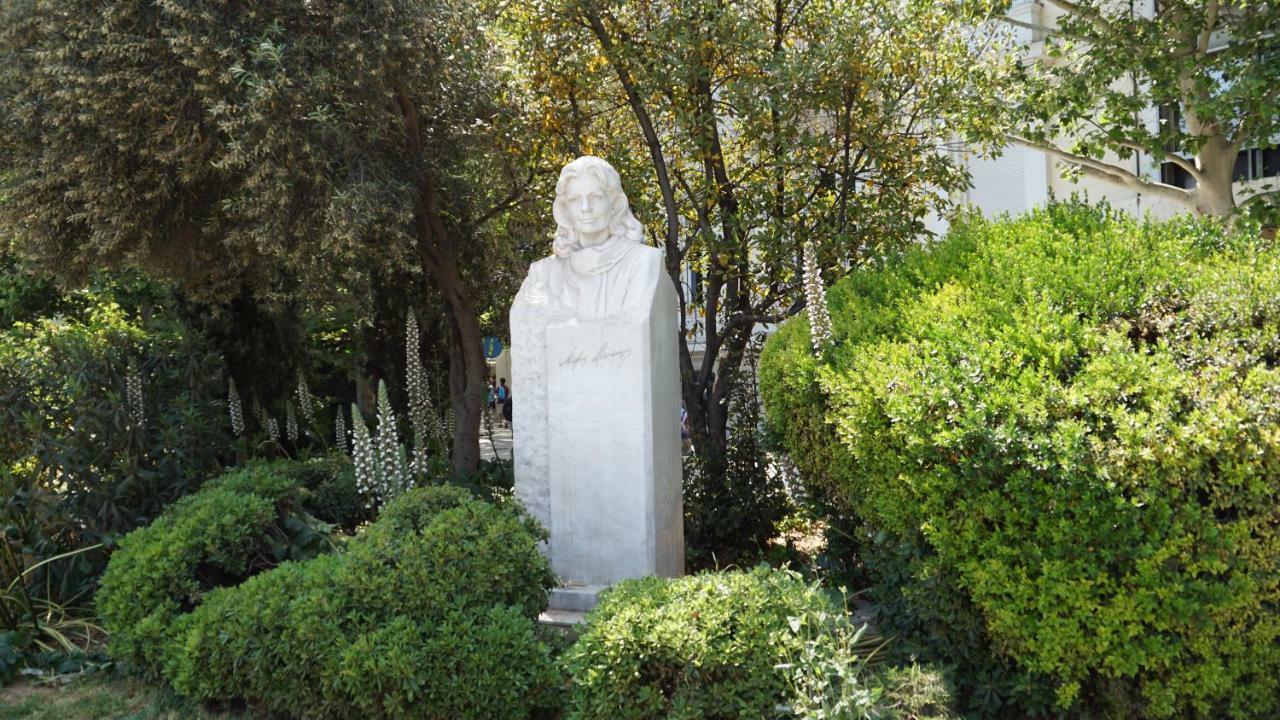 ★ Plaka, Center Of All Greek Legends ★ アテネ エクステリア 写真